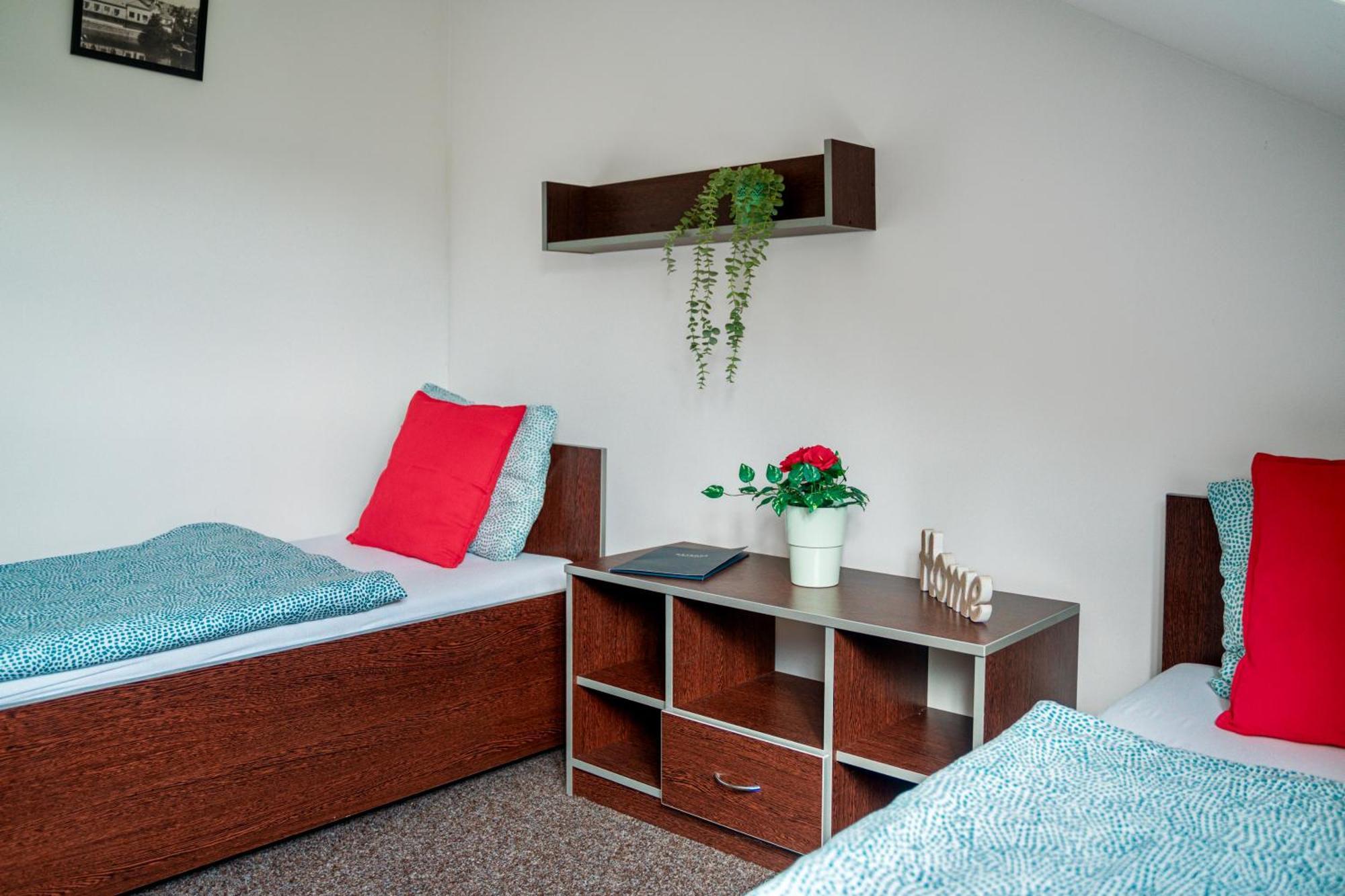 Hotel Ostende Chocerady Εξωτερικό φωτογραφία