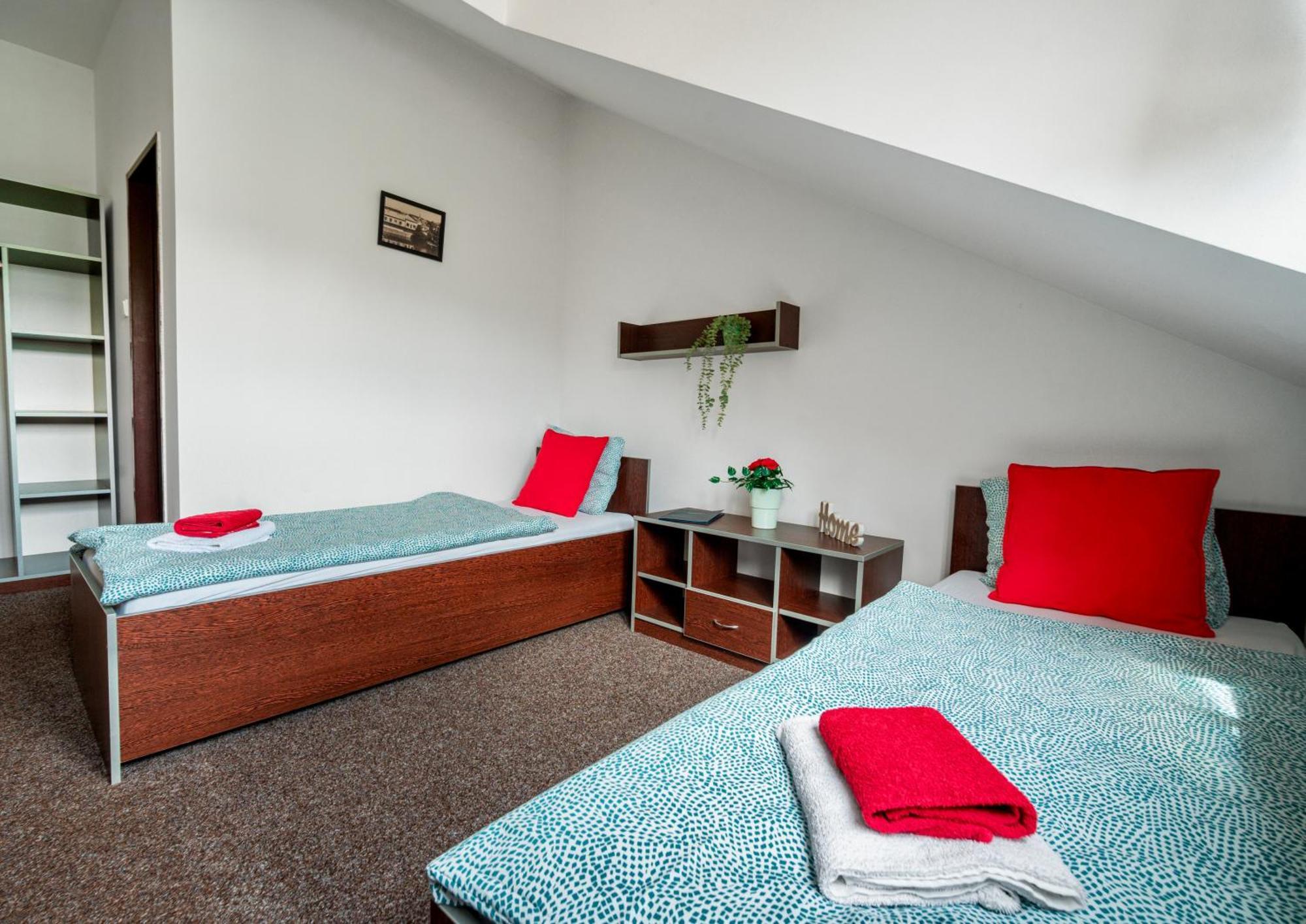 Hotel Ostende Chocerady Εξωτερικό φωτογραφία