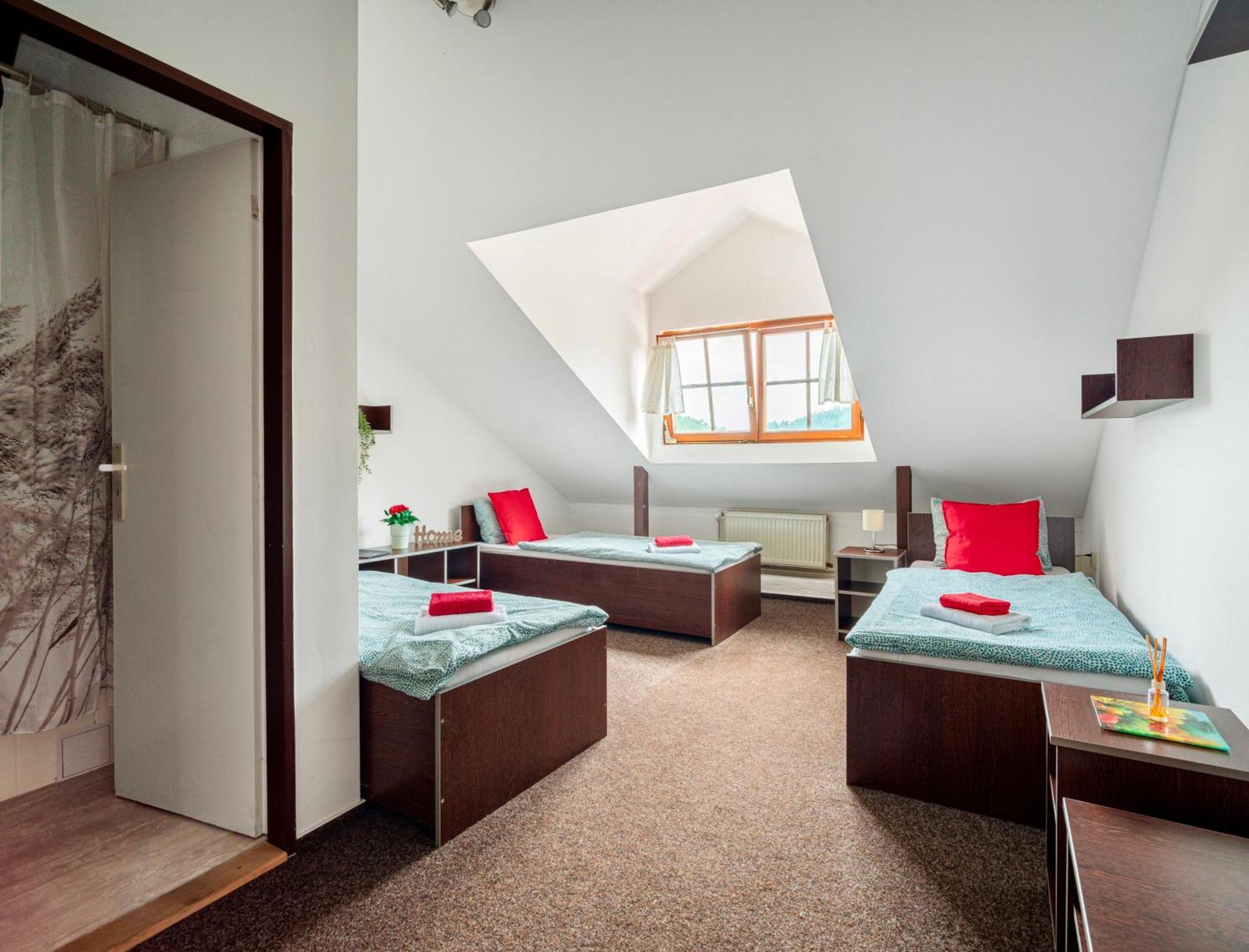 Hotel Ostende Chocerady Εξωτερικό φωτογραφία