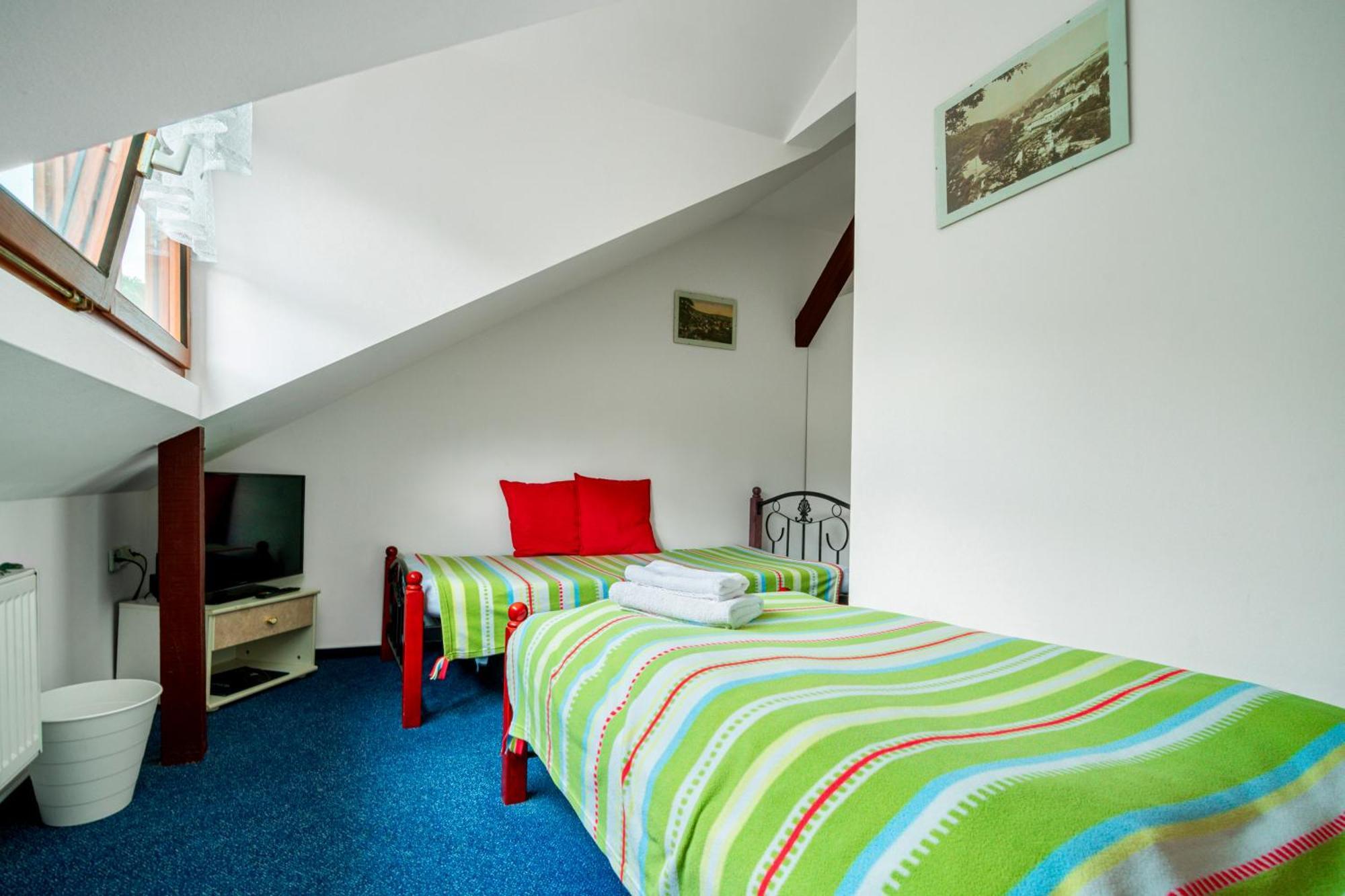 Hotel Ostende Chocerady Εξωτερικό φωτογραφία