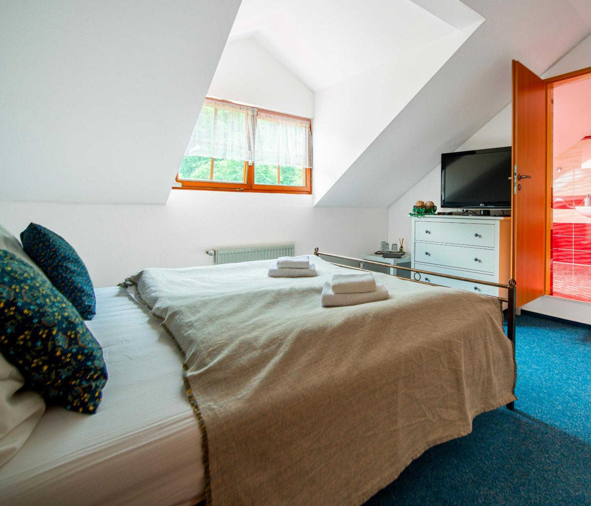 Hotel Ostende Chocerady Εξωτερικό φωτογραφία