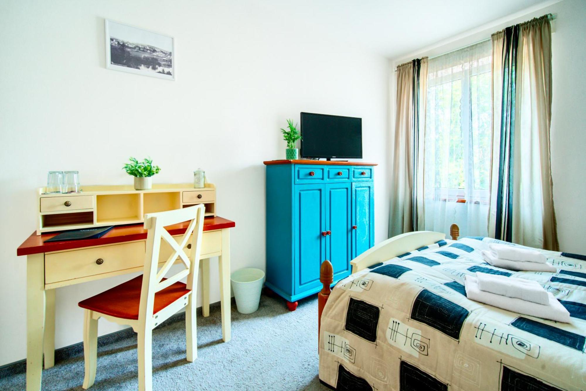 Hotel Ostende Chocerady Εξωτερικό φωτογραφία